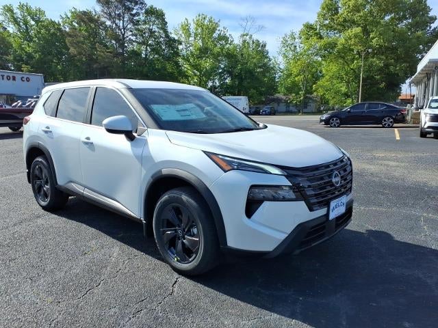 2026 Nissan Rogue 2026.5 FWD SV in Everest White Pearl Tricoat — front three-quarter view